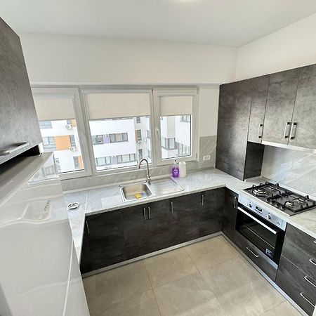 Luxury Glam Apartments Central Adress Bucuresti With Parking Esterno foto