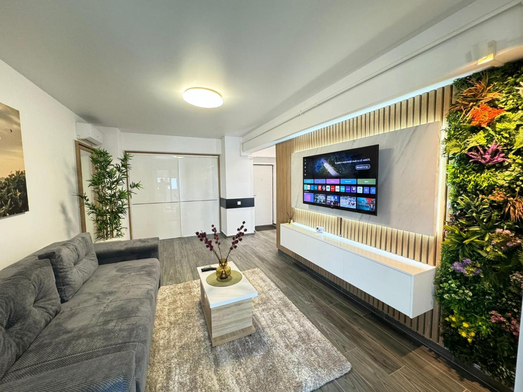 Luxury Glam Apartments Central Adress Bucuresti With Parking Esterno foto