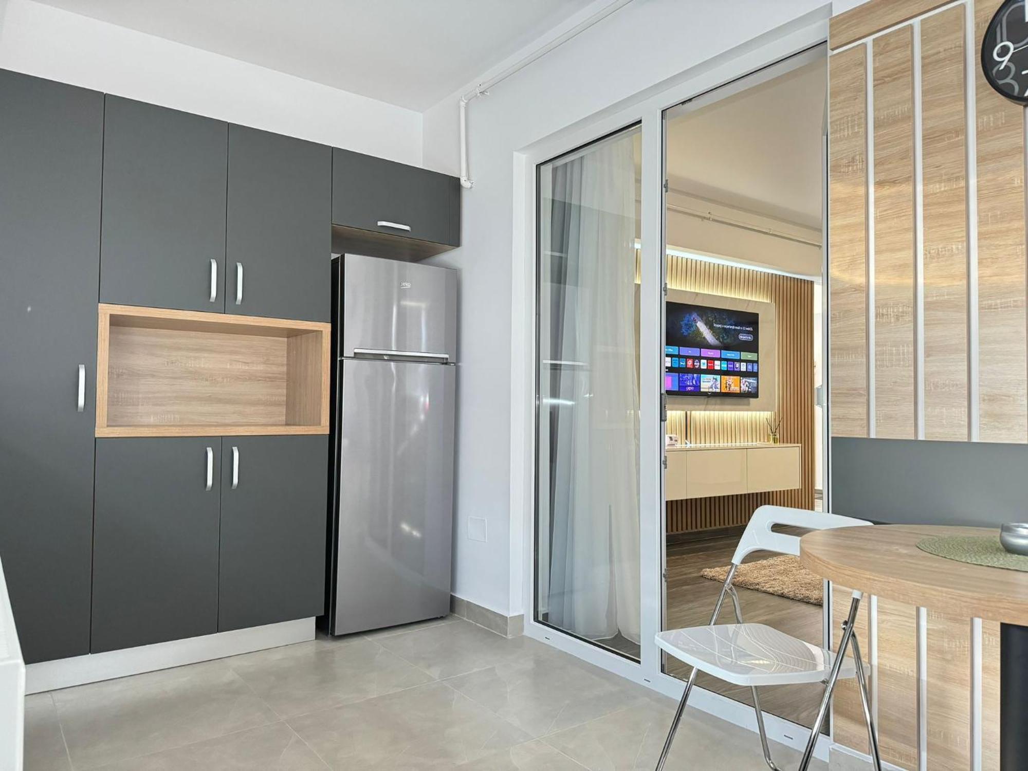 Luxury Glam Apartments Central Adress Bucuresti With Parking Esterno foto