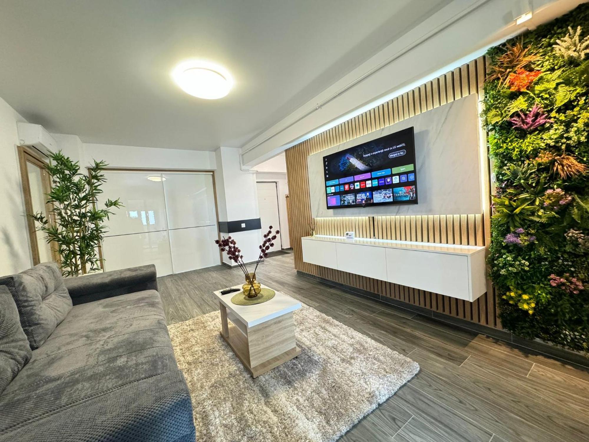Luxury Glam Apartments Central Adress Bucuresti With Parking Esterno foto
