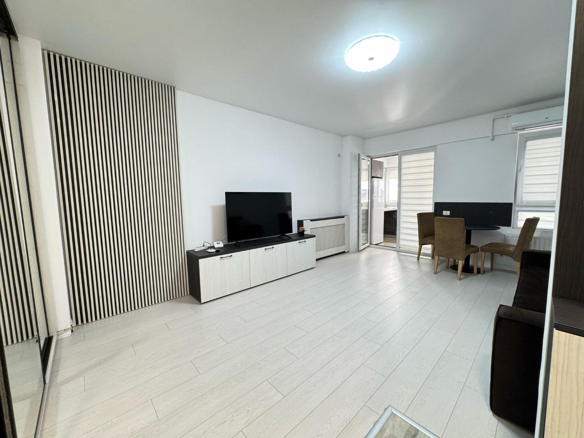 Luxury Glam Apartments Central Adress Bucuresti With Parking Esterno foto